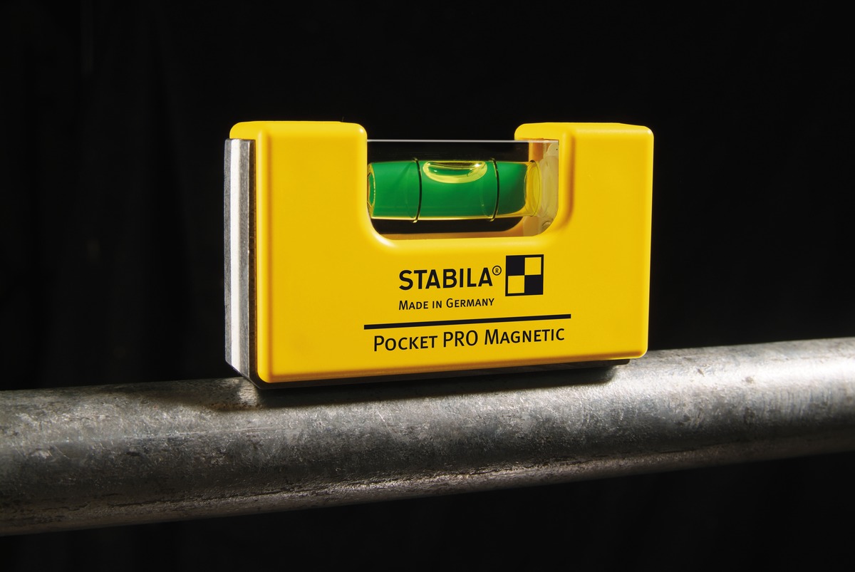 Уровень Stabila тип Pocket Pro Magnetic (1гориз., точн. 1мм/м) с чехлом на пояс на блистере